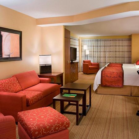 Courtyard By Marriott Calgary Airport Hotel Eksteriør billede