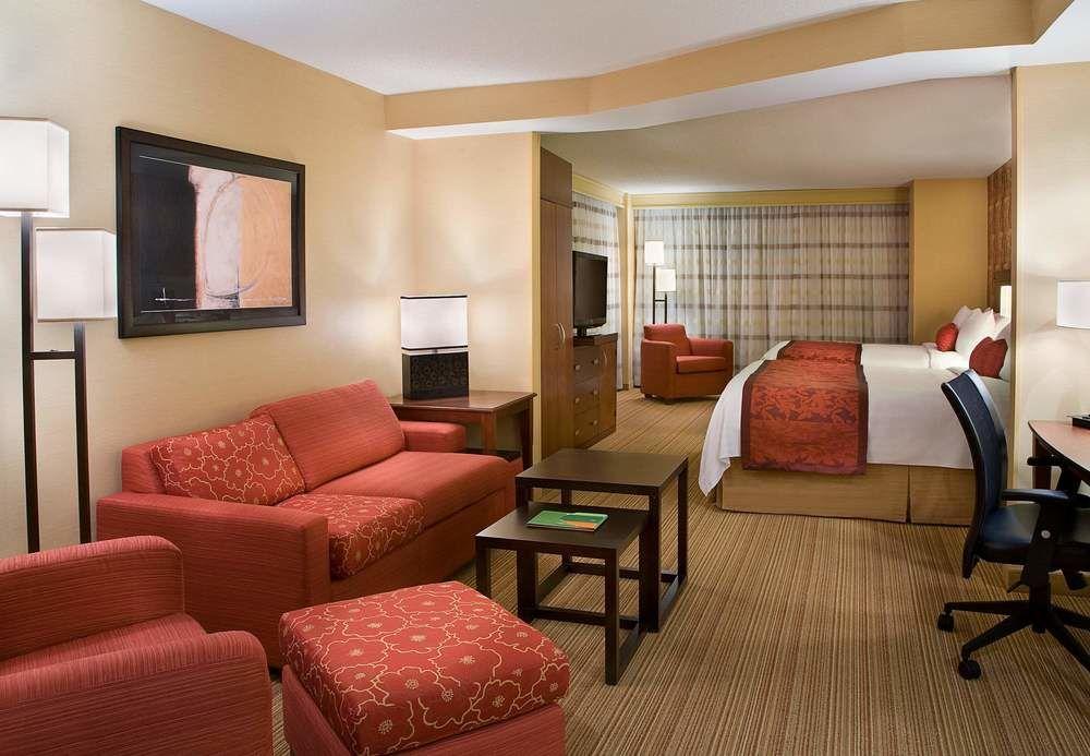 Courtyard By Marriott Calgary Airport Hotel Eksteriør billede