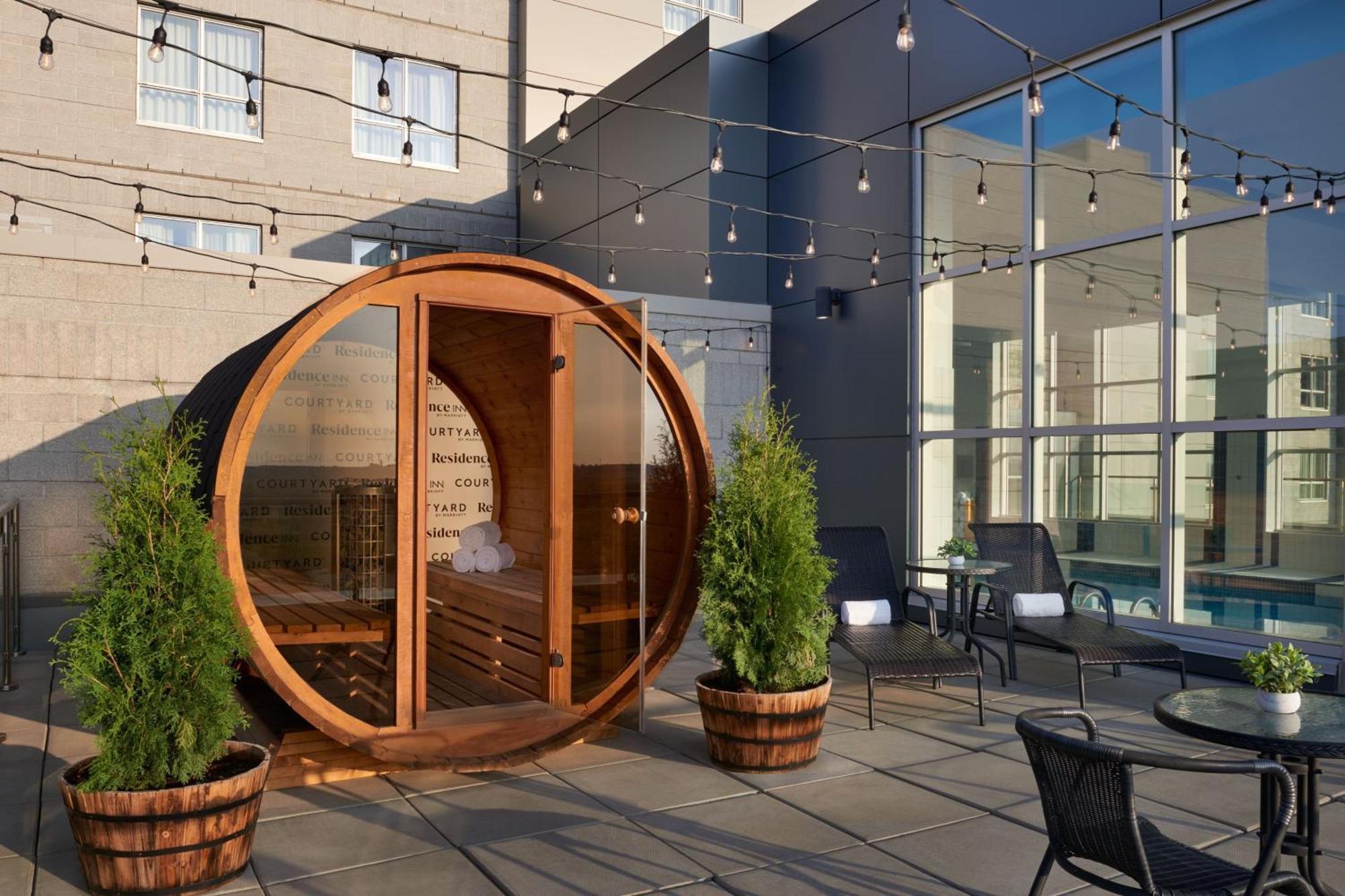 Courtyard By Marriott Calgary Airport Hotel Eksteriør billede