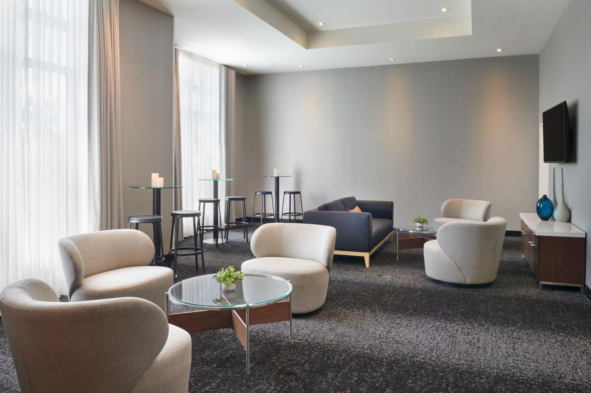 Courtyard By Marriott Calgary Airport Hotel Eksteriør billede