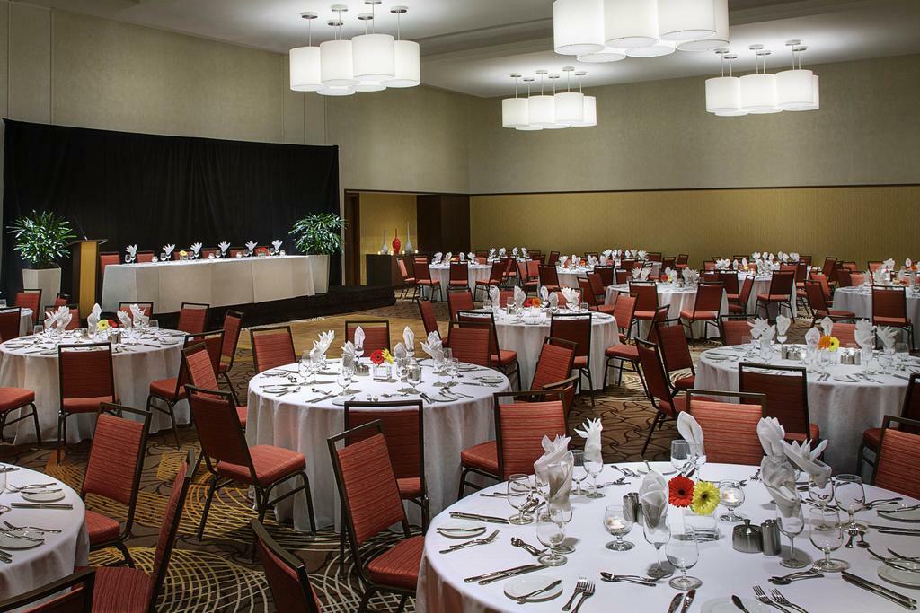 Courtyard By Marriott Calgary Airport Hotel Eksteriør billede